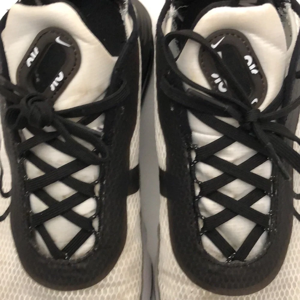 NIKE AIR RUNNING SNEAKERS MENS-BOYS (TEENS SIZE 7Y